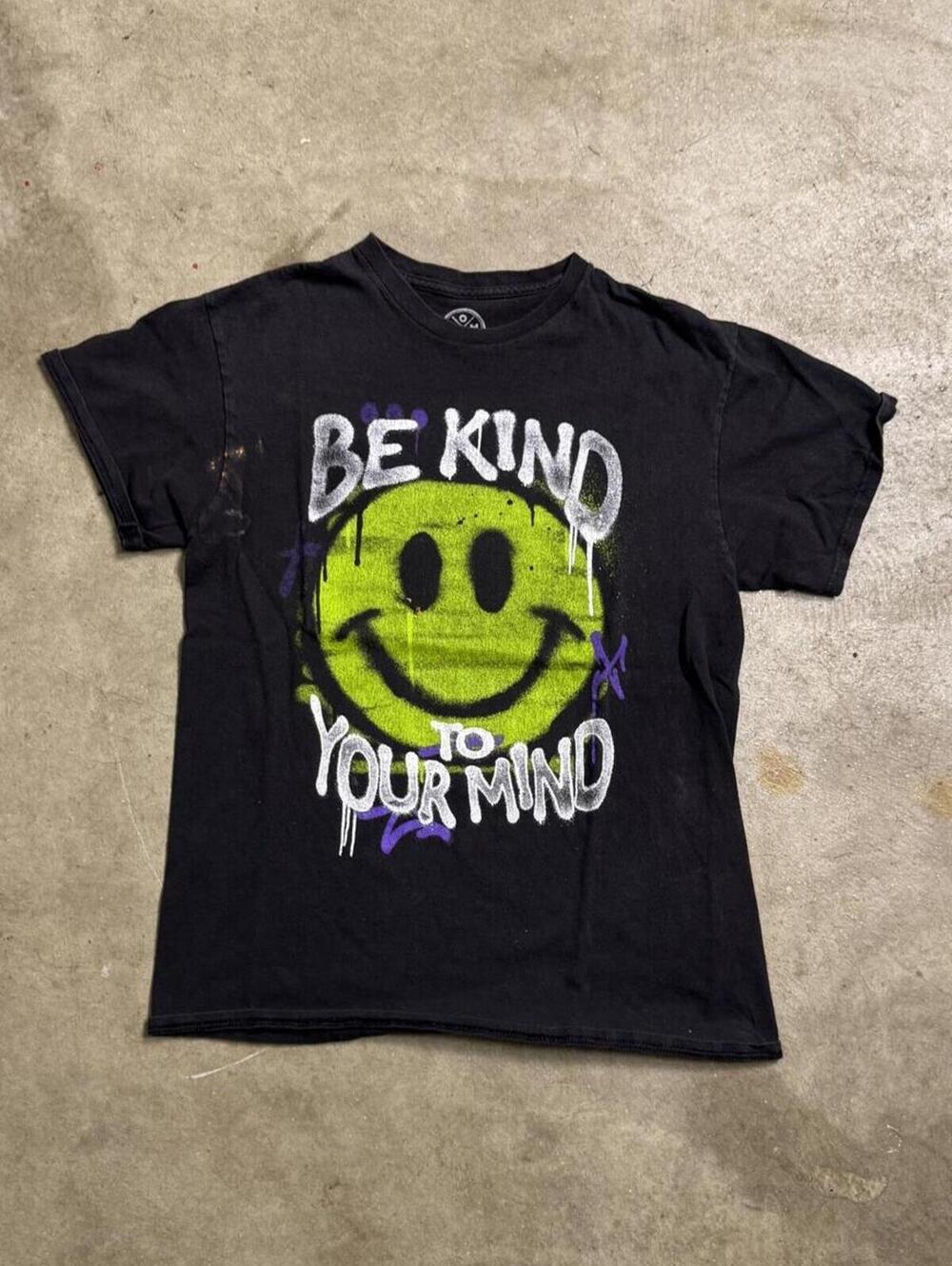 D&M Graphic T-Shirt Be Kind To Your Mind Smiley Face Black Size M